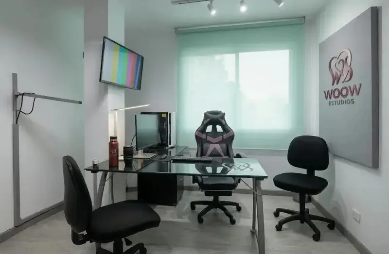 Entrevista presencial en Studios Woow